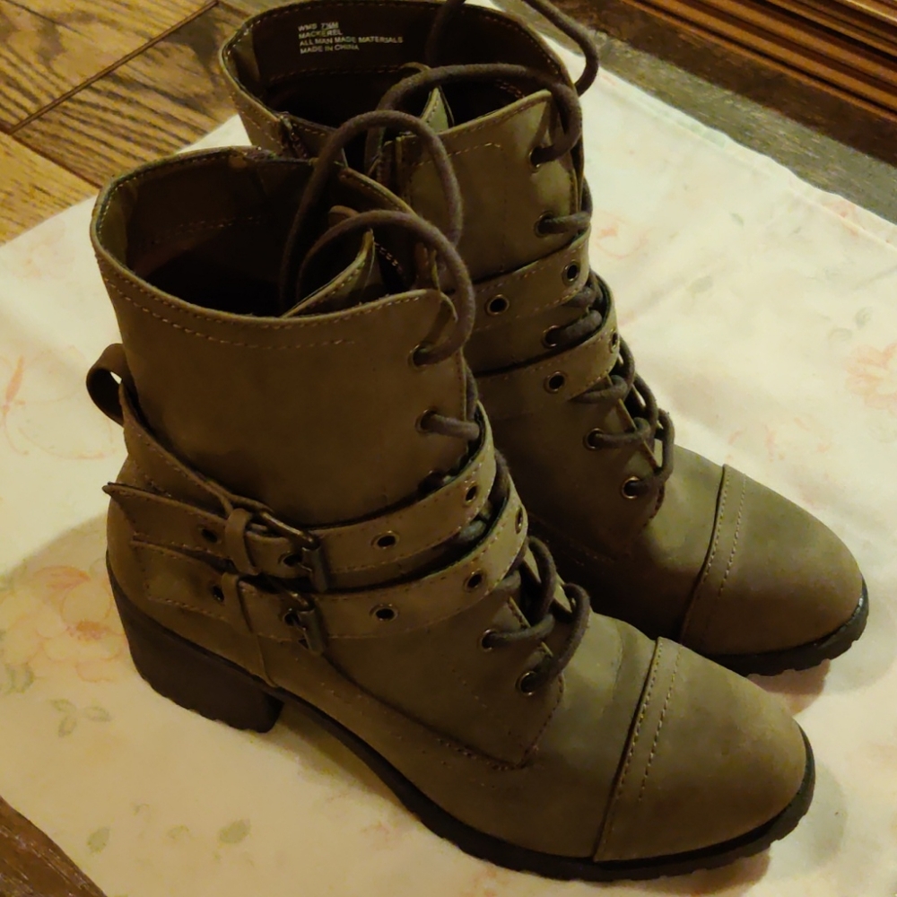 Report Brand Women's Boots - Picture 7 of 7